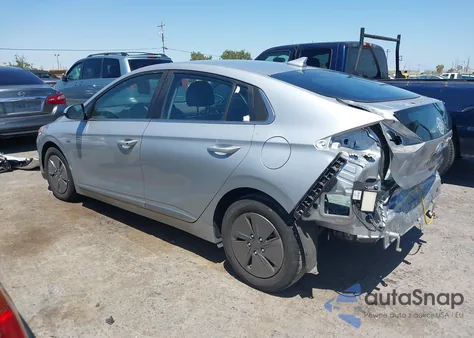 2020 Hyundai Ioniq Hybrid Se z USA, uszkodzony, nr VIN KMHC75LC4LU239829